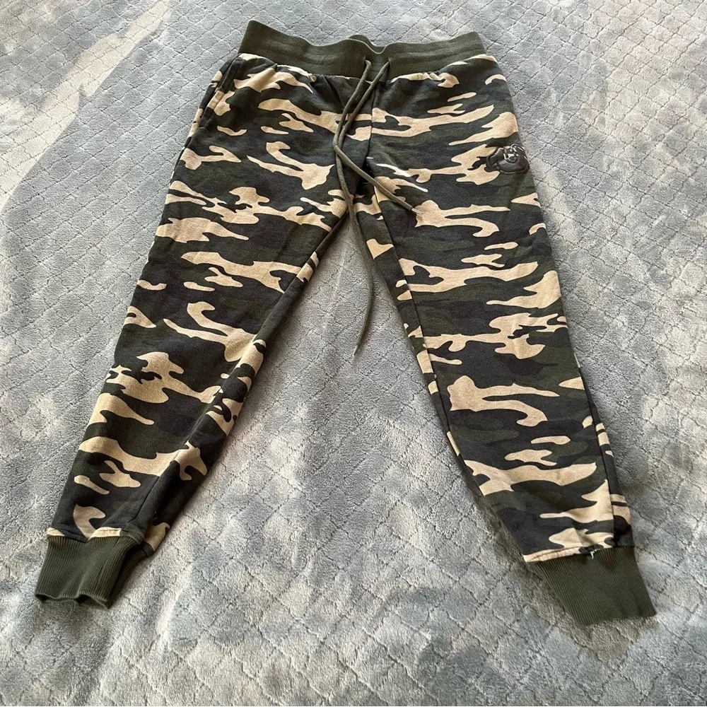 True Religion Green and Cream Jogger Sweatpants with Tapered Fit‎